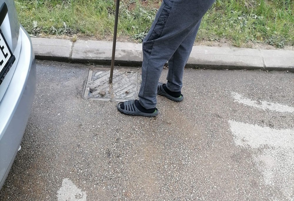 Leskovčani muče muku za začepljenim slivnicima