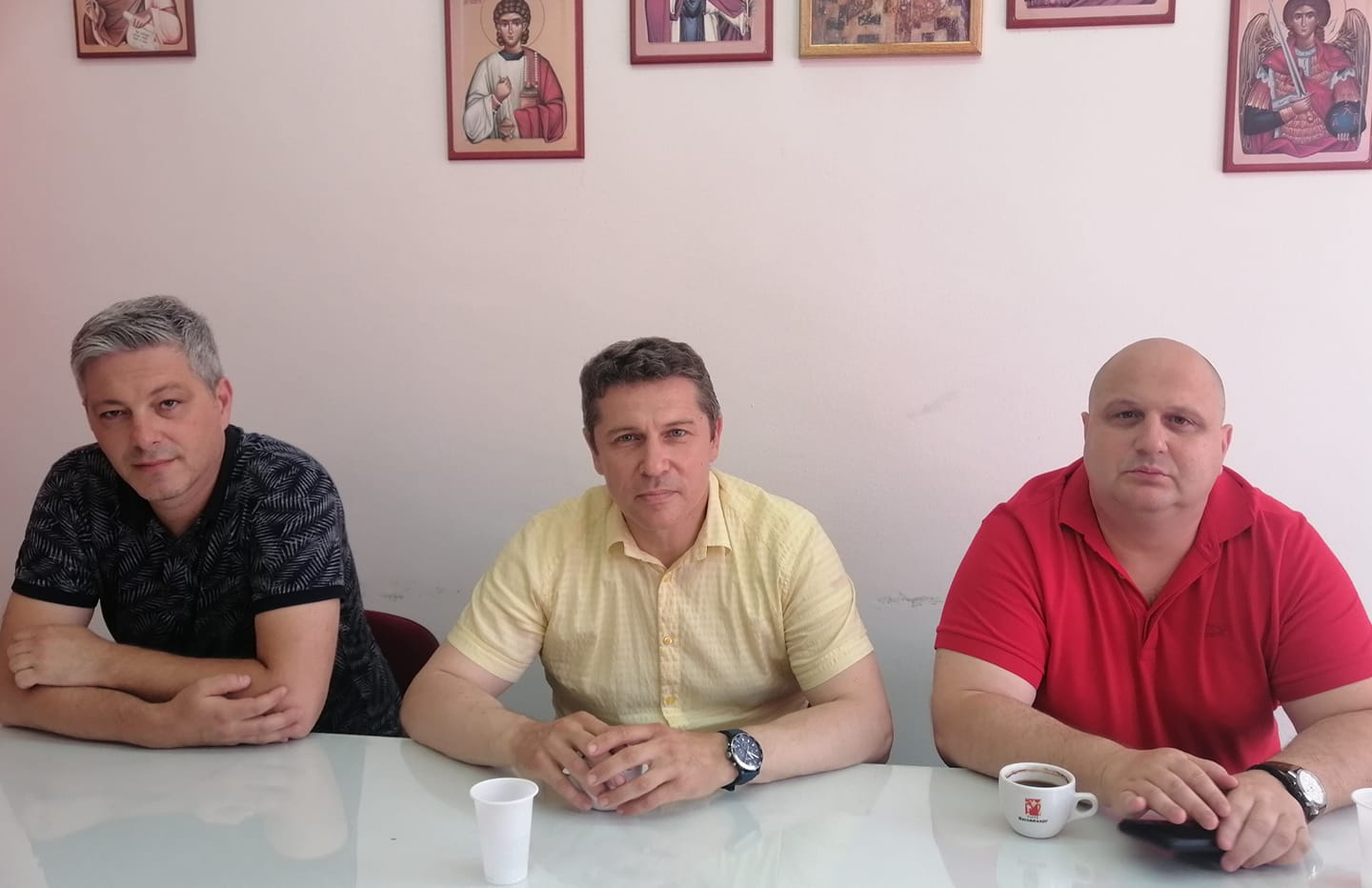 Dveri: Bojimo se građanskog rata, u Leskovcu se prati ko sa kim sedi, ko sa kim priča…