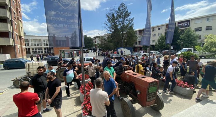 Policija kaznila traktoriste na protestu u Bujanovcu
