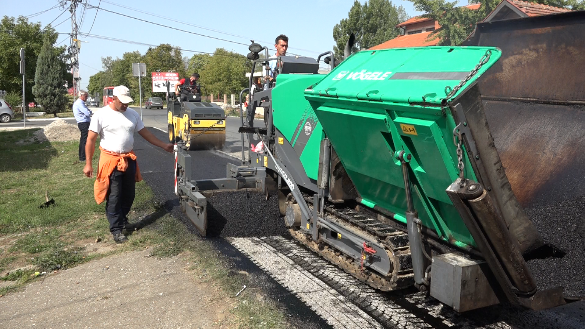 Deo puta na ulazu u Vlasotince presvučen novim slojem asfalta