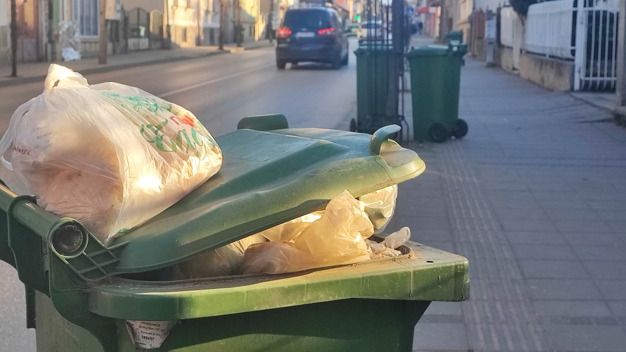 Šta bi sa reciklažnim kesama u Leskovcu, zašto se više ne dele građanima, i šta to novinari „lažu“?