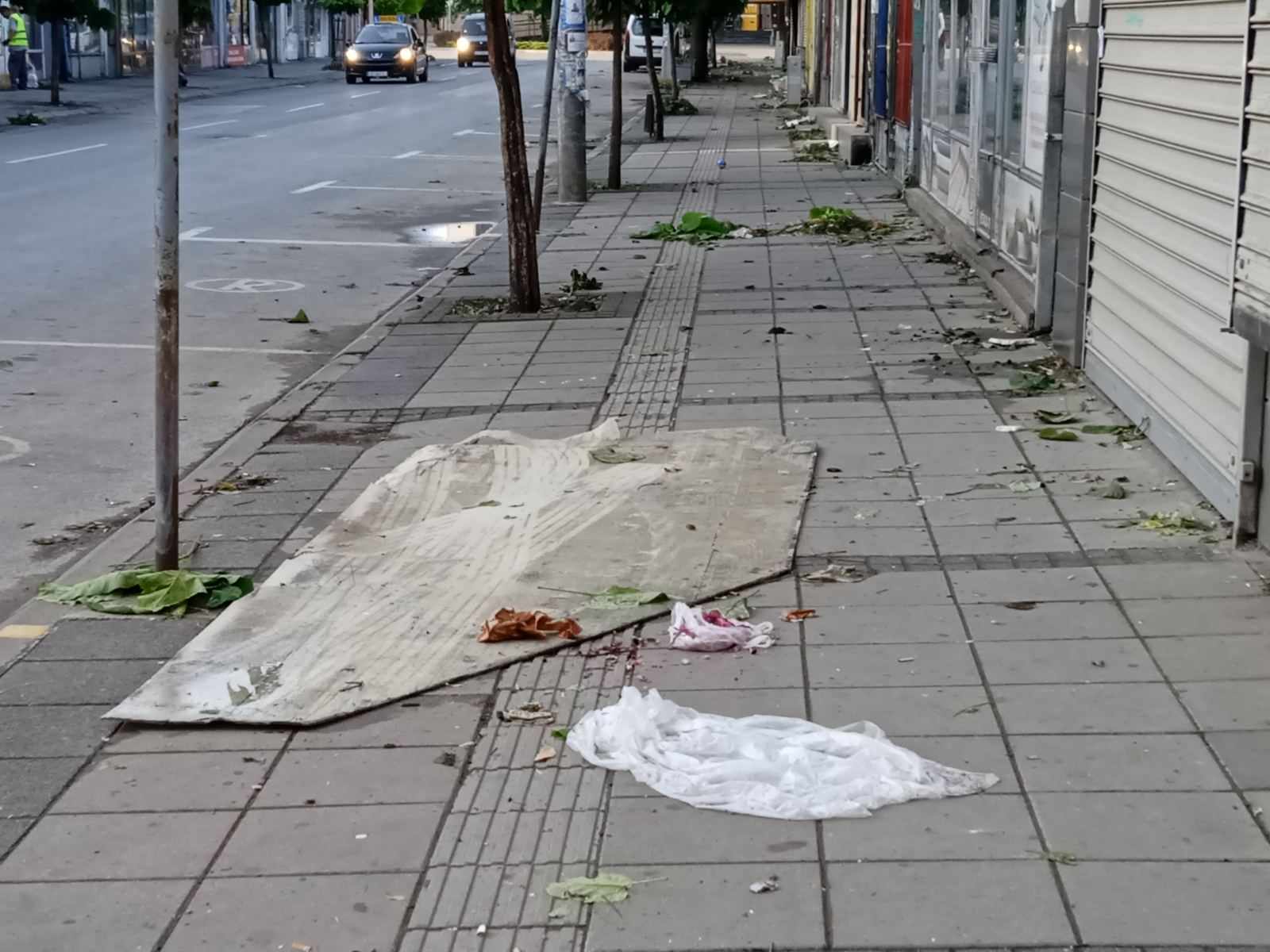 Leskovac osvanuo “ranjen” nakon jučerašnjeg nevremena, pojedine ulice još uvek zatvorene, štete na njivama nemerljive