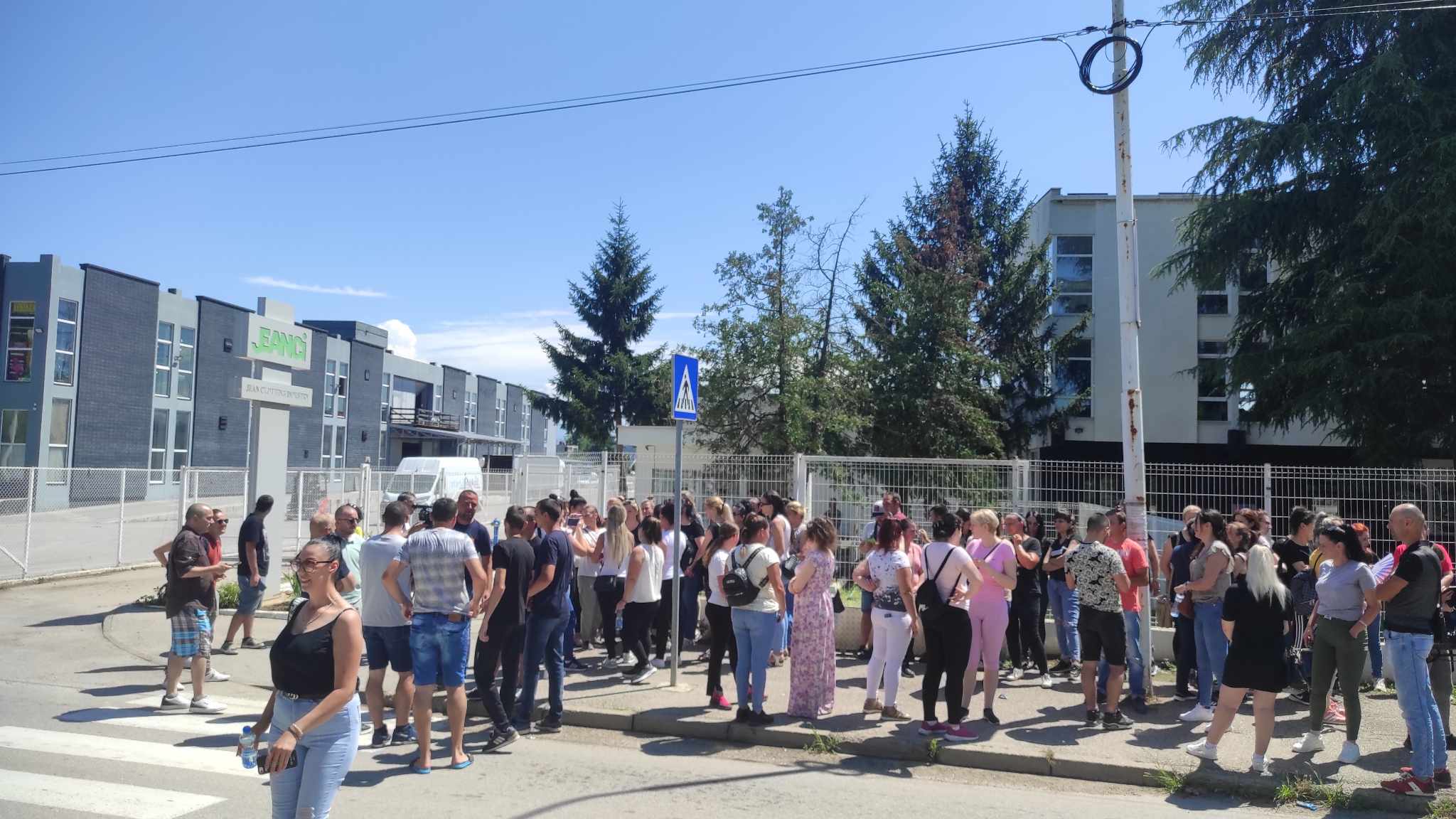 Radnici „Džinsija“ ispred fabrike ipak ostali bez odgovora