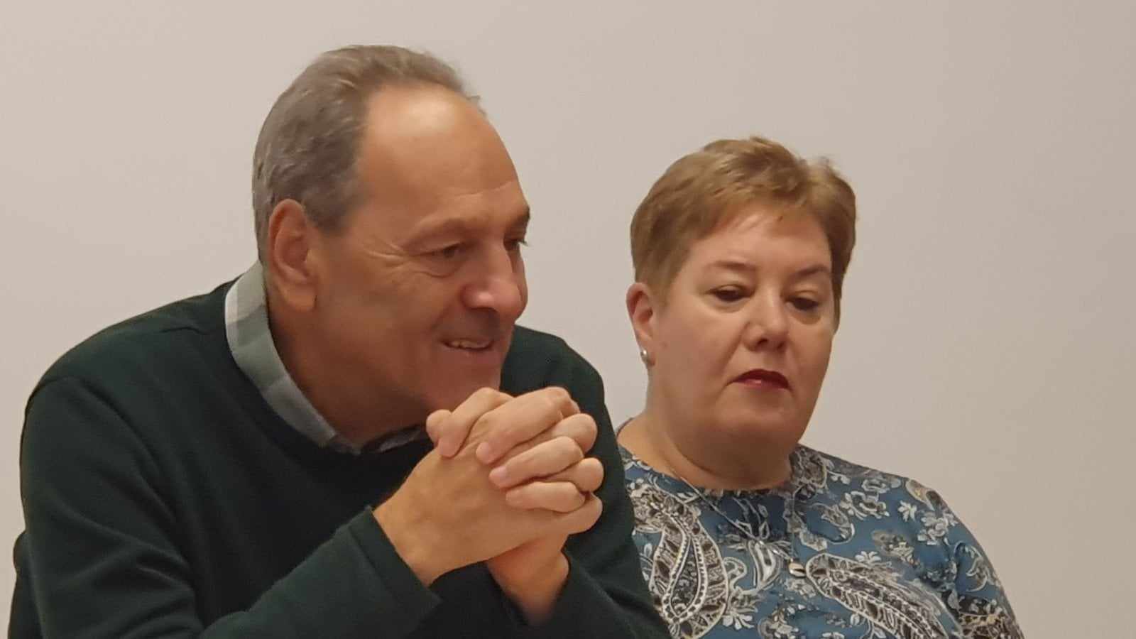 Cakić: Dve milijarde iz budžeta Leskovca idu za kupovinu glasova kroz kupovinu udžbenika