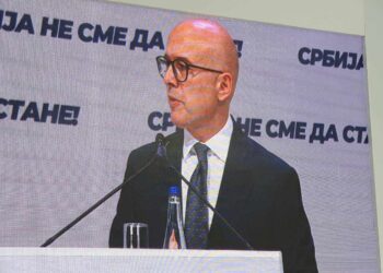Vučić Leskovčanima do kraja 2027. godine obećao platu od 1.000 evra