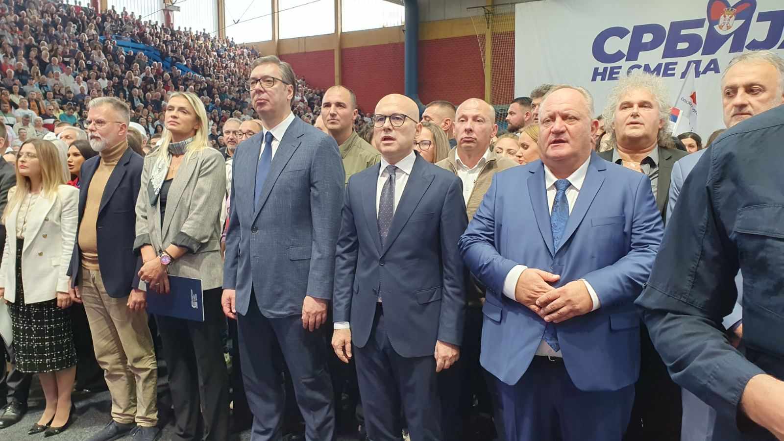 Vučić Leskovčanima do kraja 2027. godine obećao platu od 1.000 evra