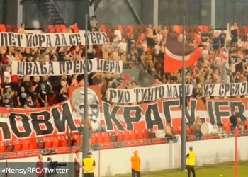 Poruka navijača Radničkog Rio Tintu sa stadiona u Leskovcu