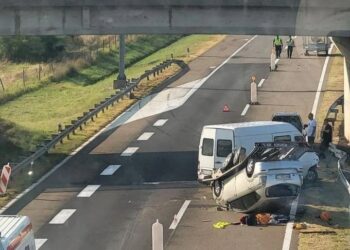 Jedno lice povređeno u saobraćajki na autoputu kod isključenja za Brestovac