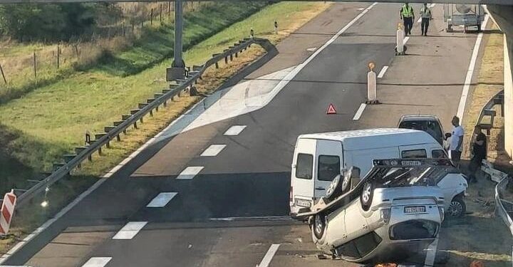 Jedno lice povređeno u saobraćajki na autoputu kod isključenja za Brestovac