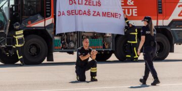 Nesvakidašnja prosidba na niškom aerodromu