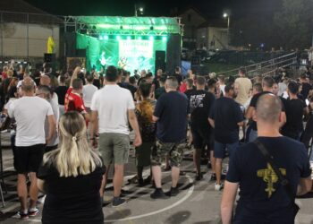 Pank bend iz Makedonije otvorio festival u Ladovici, večeras nastupaju Sunshine, Šanki i Cepeni ćunci