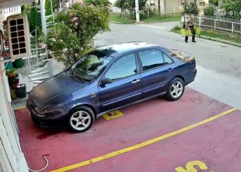 Pazite gde ostavljate baštenske stolice, možda i vaše baš kao ove „dobiju noge“ – VIDEO