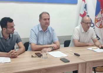 Narodnjaci saznali iz medija da će prikupljati potpise za opoziv gradonačelnika Leskovca?!