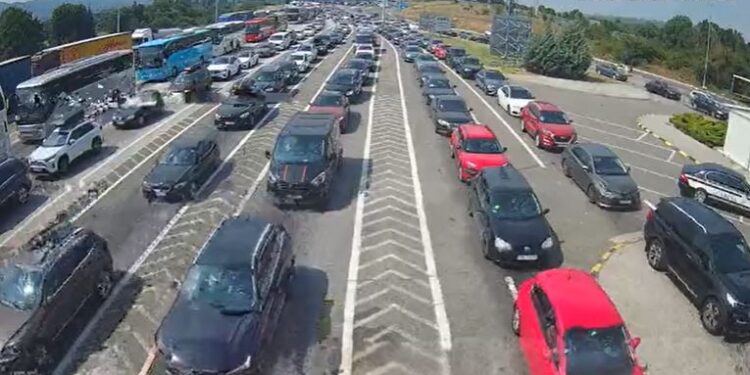 Pakao na graničnom prelazu Preševo: Kilometarske kolone, vriska dece i padanje u nesvest