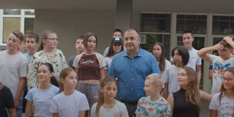 Kad te kvalitetan rad preporuči za reklamu: Učitelj Zoran Ilić iz Leskovca kao jedan od najboljih influensera