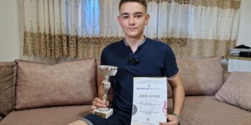 Luka Denčić iz Pertata prva harmonika Srbije u kategoriji juniora