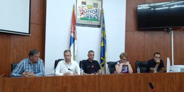 Na pitanja da li smo i koliko zatrovani jučerašnjim požarom nadležni odgovorili ćutanjem