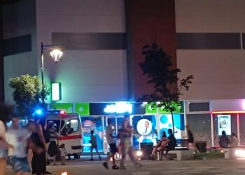 Električnim skuterima paradiraju po leskovačkom trgu, nadležni ne reaguju – Je l’ treba neko da strada?!