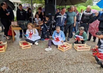 Dani paprike po osamnaesti put u Donjoj Lokošnici održani pod kišom