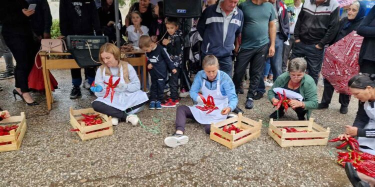 Dani paprike po osamnaesti put u Donjoj Lokošnici održani pod kišom