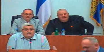 Kako je rečenica da se vodi istraga protiv gradonačelnika Leskovca dovela do nikad mučnije rasprave ni težih reči u skupštini