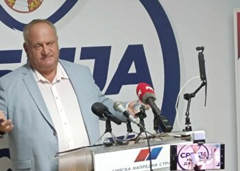 Cvetanović hteo da podnese ostavku pa se predomislio jer je Rešetka to obelodanila pre njega?!