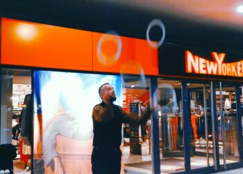 Žongliranje sa životom: Dejan Cveks je jedini Leskovčanin koji živi od ove veštine