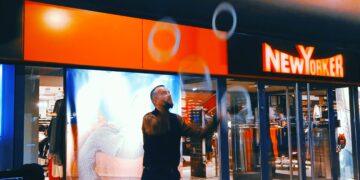 Žongliranje sa životom: Dejan Cveks je jedini Leskovčanin koji živi od ove veštine