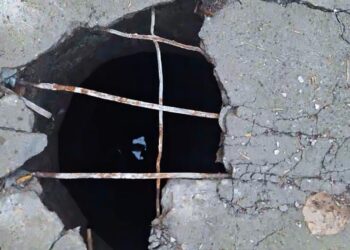 Nezaštićena rupa duboka 7 metara zjapi u centru Leskovca
