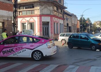 Jedna osoba povređena u sudaru u centru Leskovca