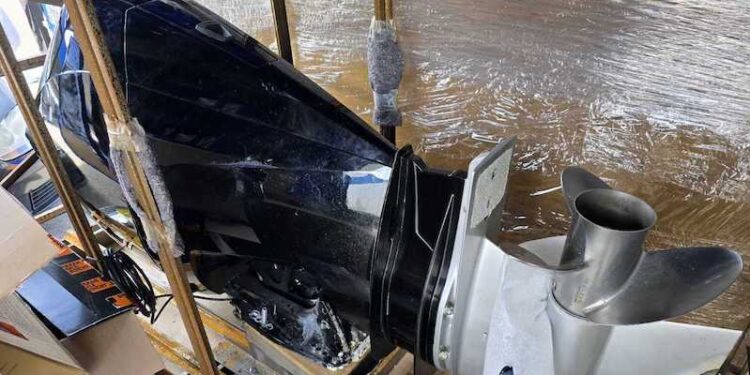 Pokušali da prošvercuju vanbrodski motor vredan 21.000 evra