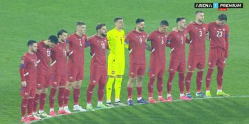 Minut ćutanja za žrtve u Novom Sadu: Tužna scena pred početak meča Srbije i Danske u Leskovcu