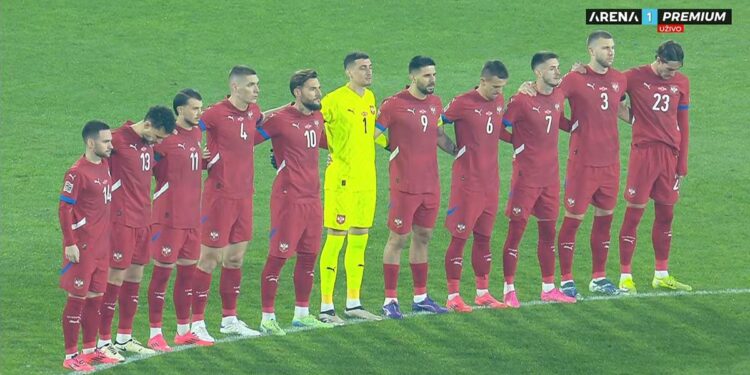 Minut ćutanja za žrtve u Novom Sadu: Tužna scena pred početak meča Srbije i Danske u Leskovcu
