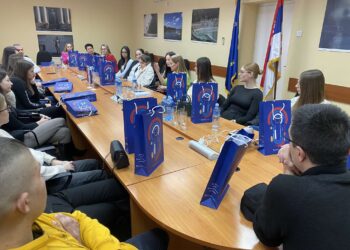 Srednjoškolci iz Jablaničkog okruga posetili Ministarstvo za Evropske integracije