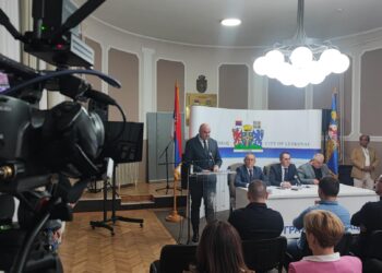 Svi za jednog, jedan za sve: Ko se s kim sinoć venčao?