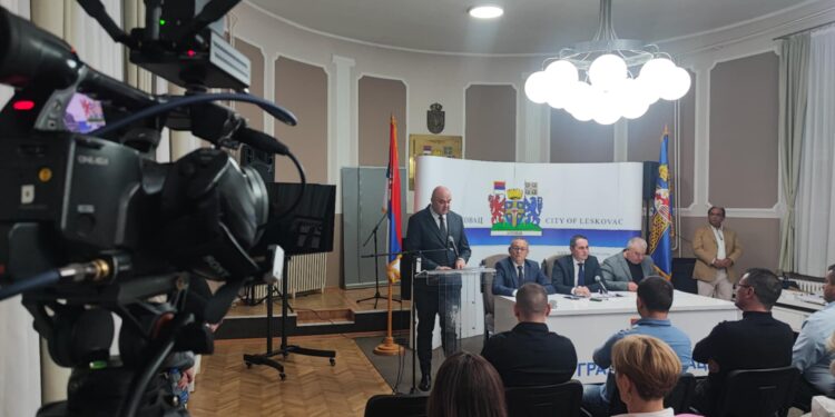 Svi za jednog, jedan za sve: Ko se s kim sinoć venčao?