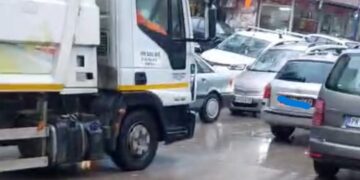 Ostavila auto nasred ulice kako bi otišla do prodavnice i napravila polučasovni saobraćajni kolaps