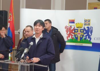 Direktori iz „Jure“ nisu želeli da odgovore na pitanja novinara o situaciji u fabrici u Leskovcu