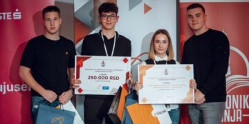 Tim srednjoškolaca iz Leskovca osvojio prvo mesto na „Svetioniku znanja“