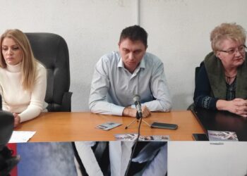 Iz „Svi za jednog, jedan za sve“ traže od Dragane Cvetanović i profesora u Gimnaziji da daju sami sebi otkaze