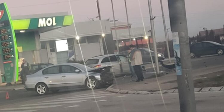 Dve osobe povređene u novom sudaru kod „Mol“ pumpe