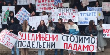 Gimnazijalci iz Leskovca najavljuju još veće blokade ako se zahtevi studenata ne ispune do 20. januara