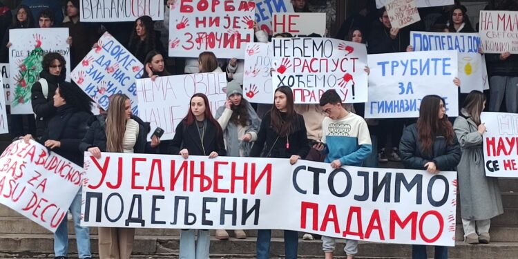 Gimnazijalci iz Leskovca najavljuju još veće blokade ako se zahtevi studenata ne ispune do 20. januara