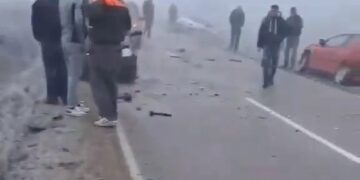 Lančani sudar desetak vozila na putu za Vučje, povređena samo jedna osoba