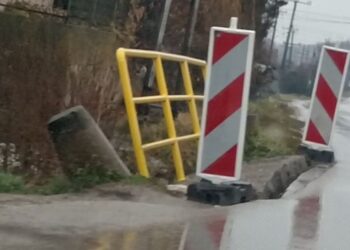Urušio se nedavno rekonstruisan pešački most