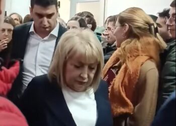 Ministarka prosvete tvrdi da su je studenti u Nišu vređali, gurali i psovali
