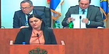 Olivera Pešić preti opozicionaru u skupštinskoj sali: Budete li nastavili, drugačije ćemo da se ponašamo!
