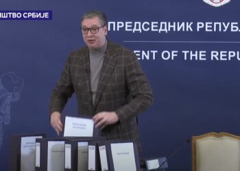 Vučić tvrdi da je ispunio sve zahteve studenata, dokumentacija o nadstrešnici će biti dostupna na sajtu Vlade