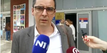 Oštar protest Advokatske komore zbog hapšenja kolege iz Niša koji zastupa Vojni sindikat