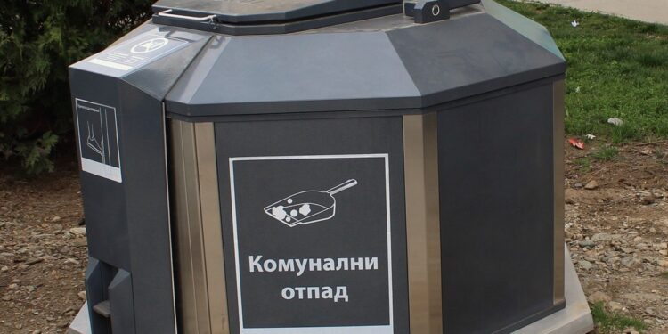 Ohlađeni pepo u plastične vreće, pa tek onda u kontejner